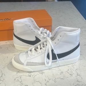 Brand New Nike Blazers Mid’ 77